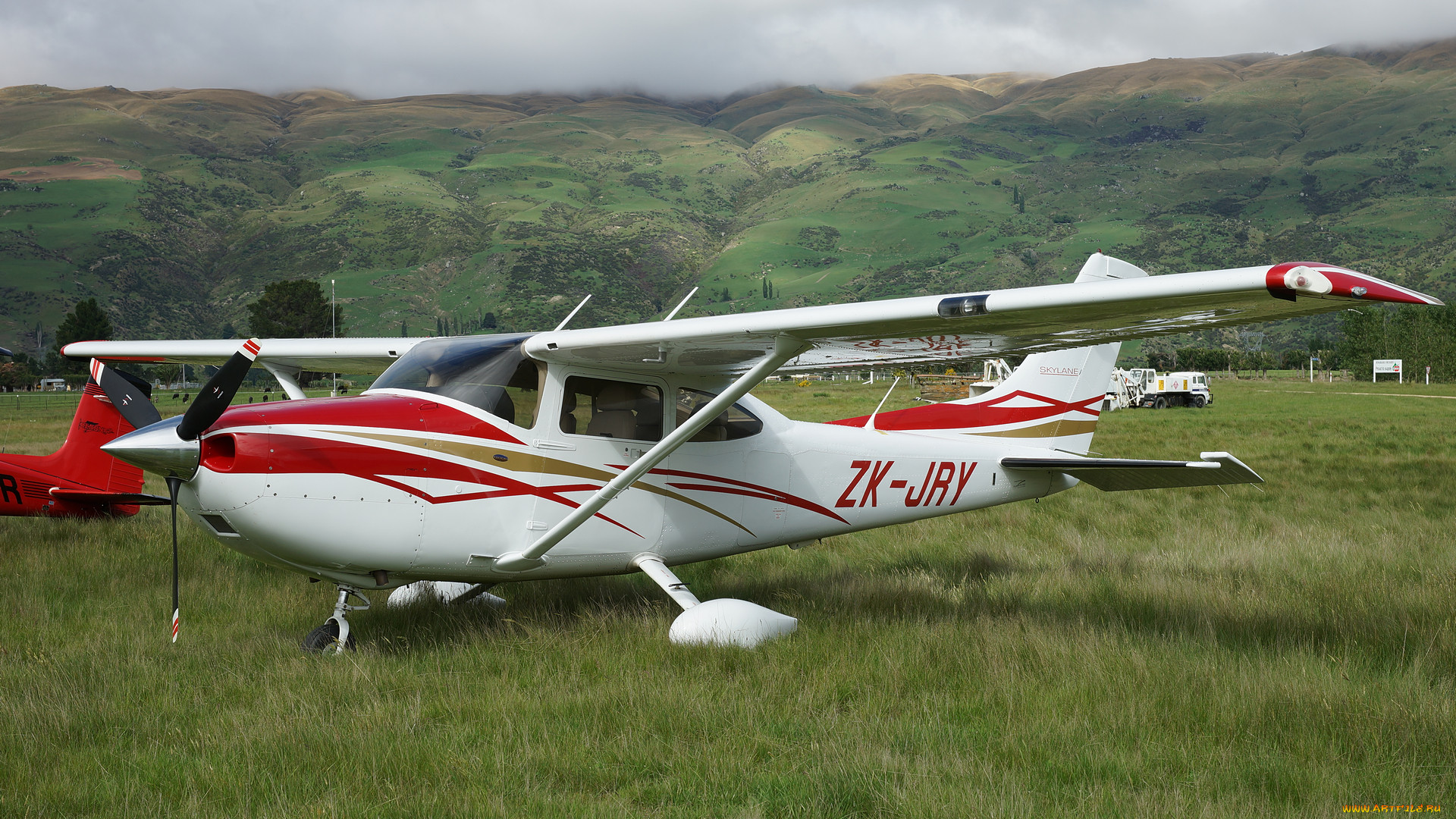 cessna 182tskylane, ,    , , , , , 
